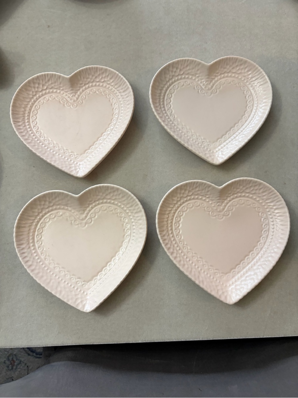 Set of 4 Heart-Shaped Ceramic Dessert Plates in Blush Pink